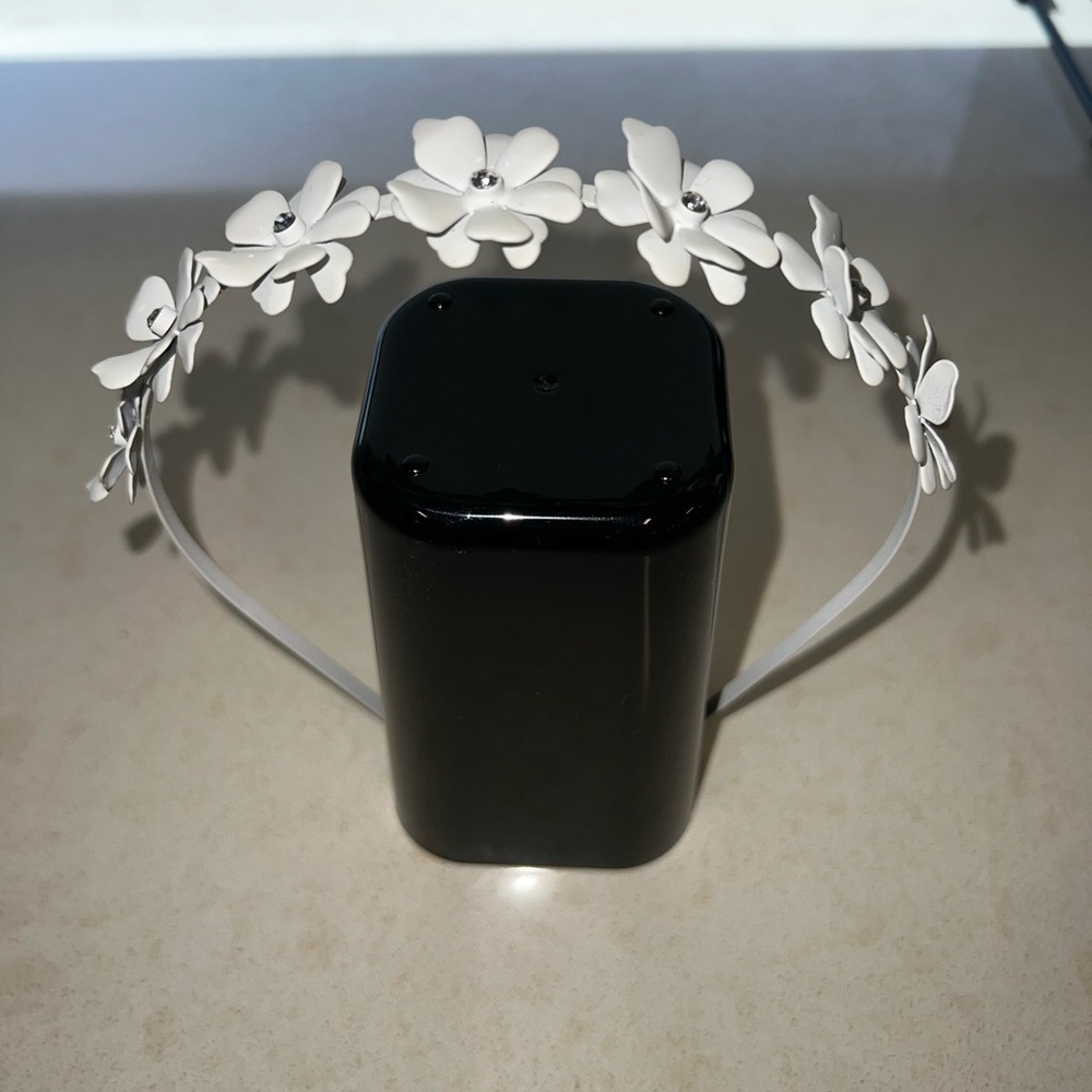 White Floral Hair Accessory with Metallic Shine